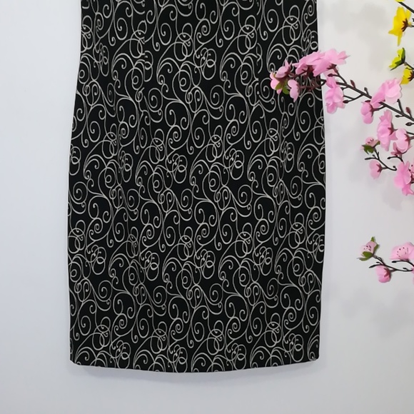 🖤Spiral Black Dress - Picture 4 of 8